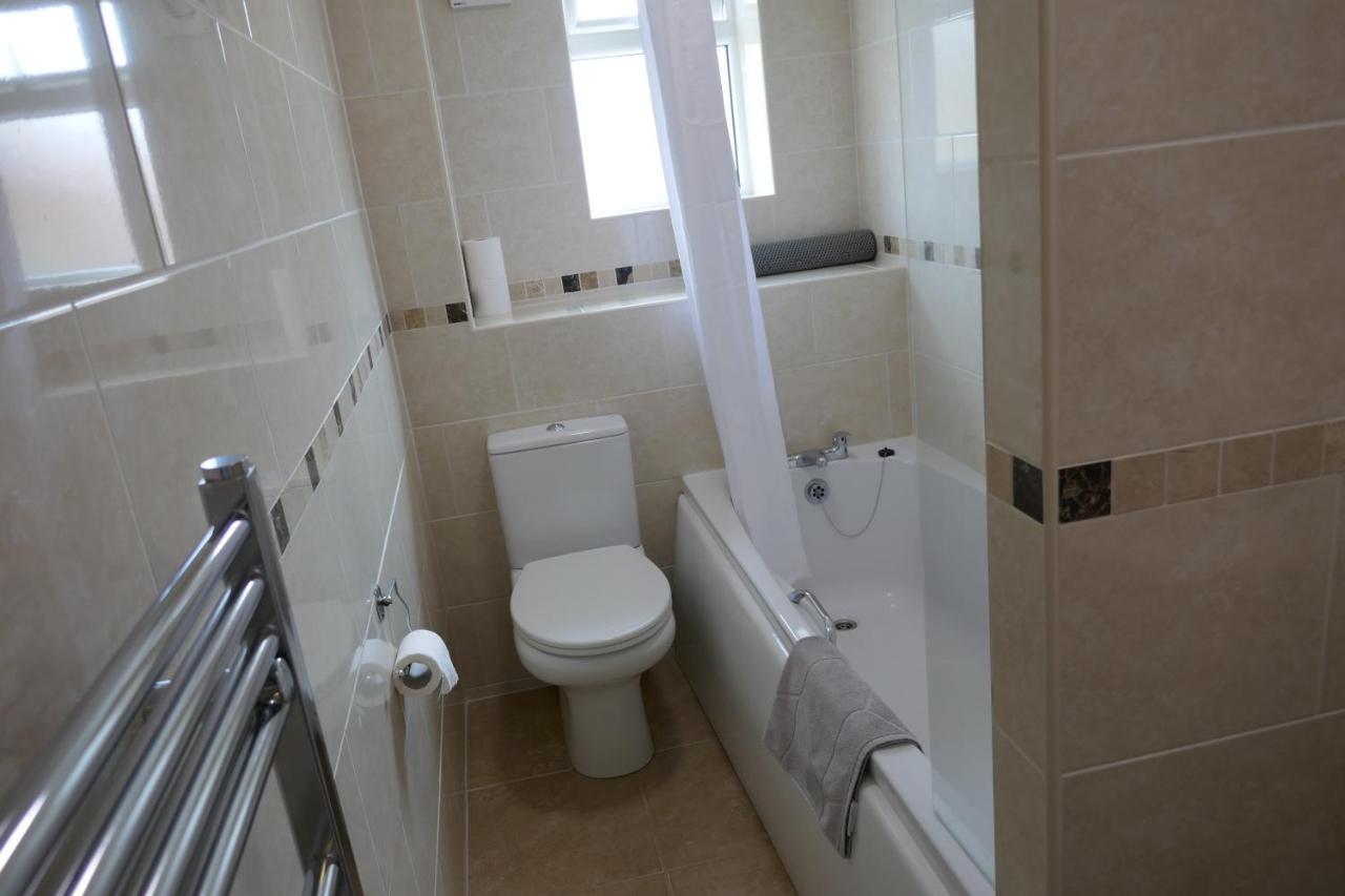 2 Bedroom House Walking Distance To City Centre With Free Parking York Extérieur photo