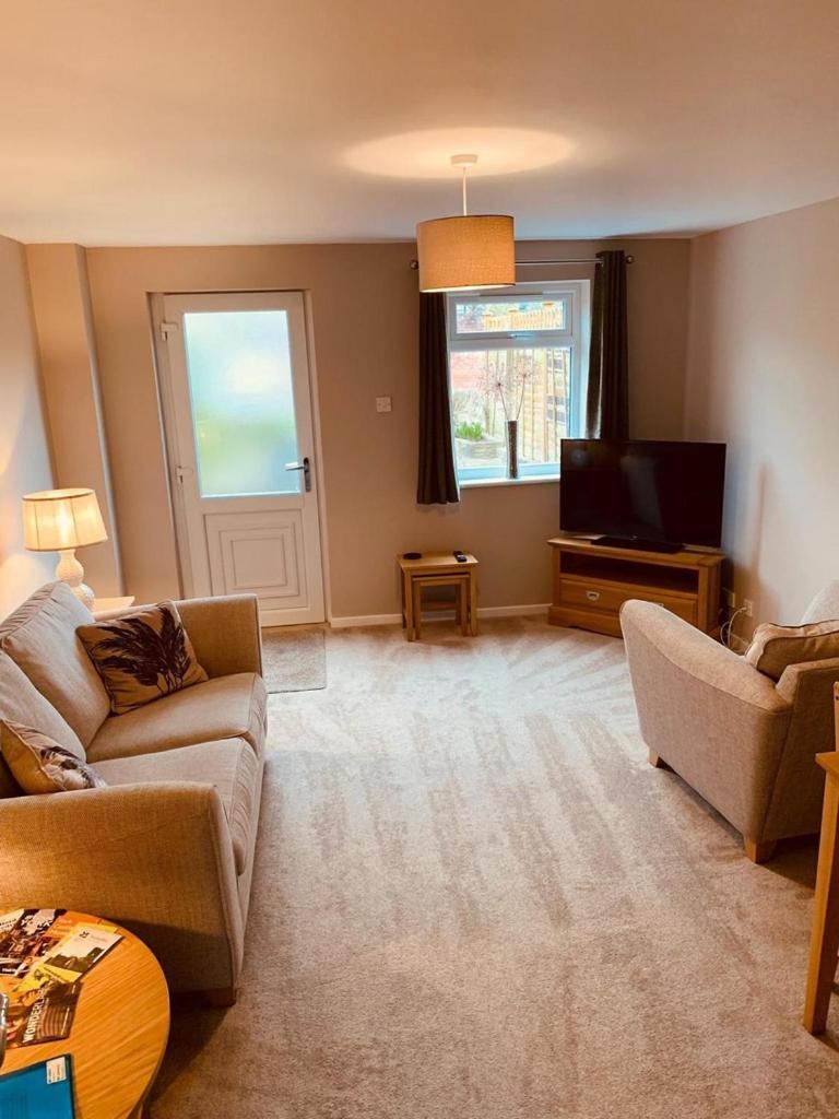 2 Bedroom House Walking Distance To City Centre With Free Parking York Extérieur photo