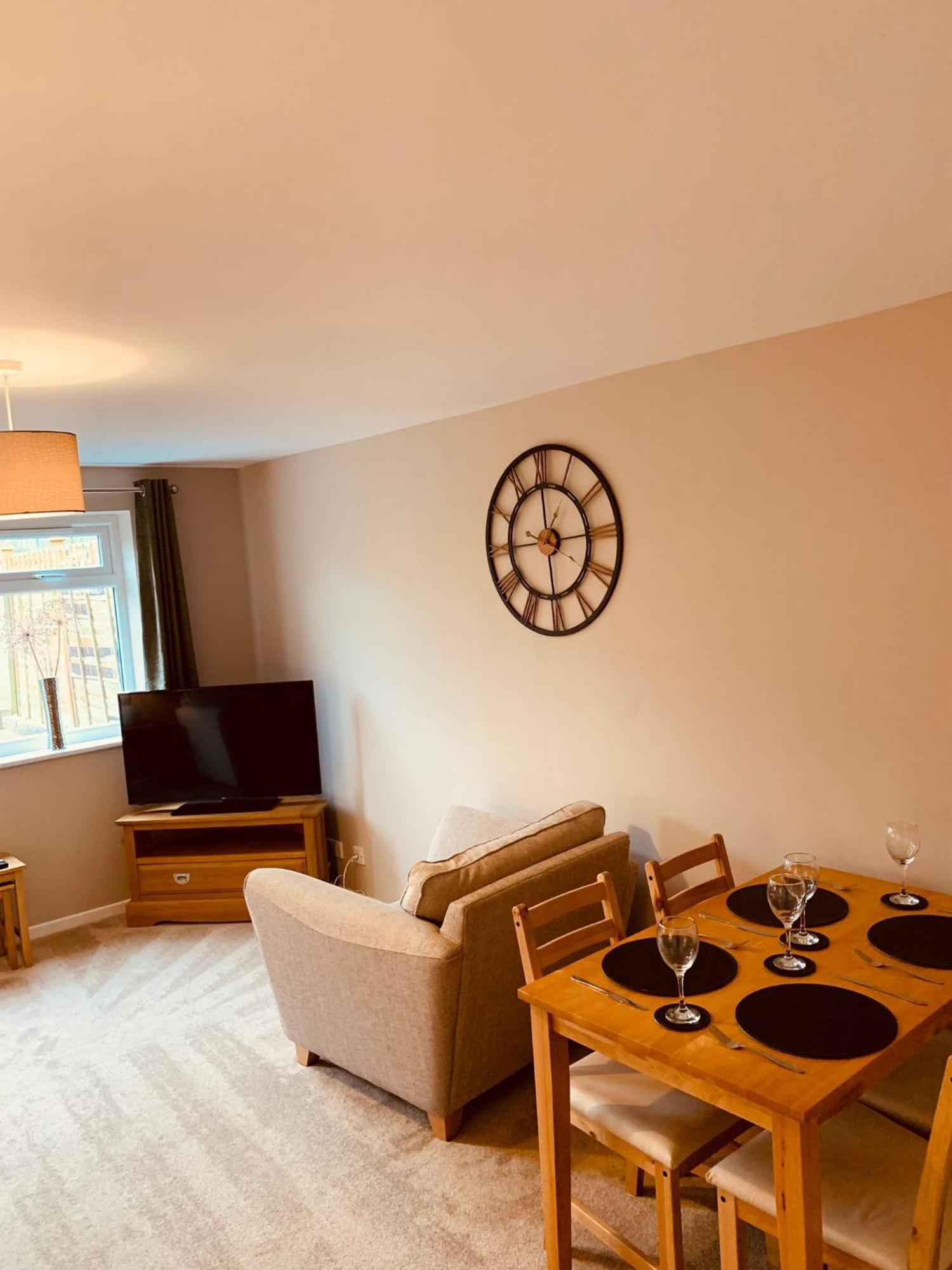 2 Bedroom House Walking Distance To City Centre With Free Parking York Extérieur photo
